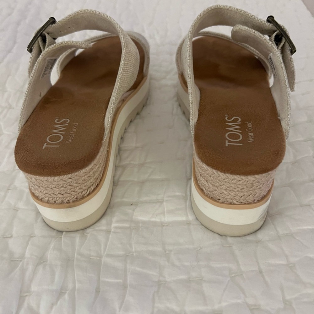 TOMS Women's Tan Buckle Sandals - Picture 3 of 5